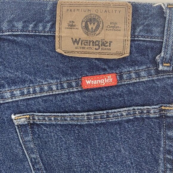 Wrangler Blue Jeans | Size 32x30 | Straight Leg | Relaxed Fit | Classic Men’s De - Picture 2 of 8